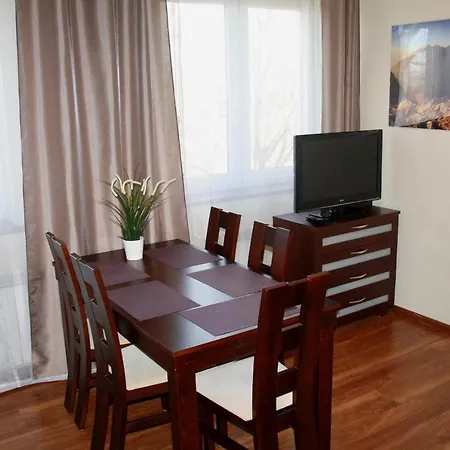 Kasztanowy Centrum זקופאנה